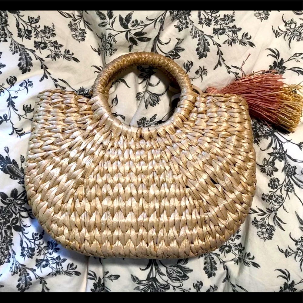Cross body Strawbag